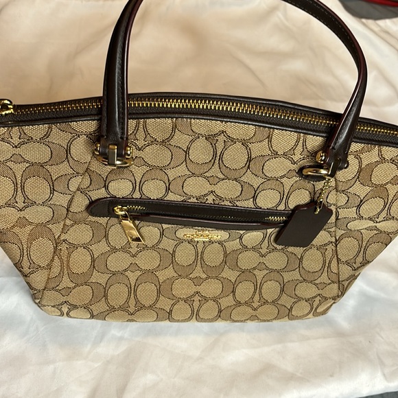 Coach Prairie Satchel In Signature Jacquard In Good Used Condition W Tag & Strap - Picture 10 of 10